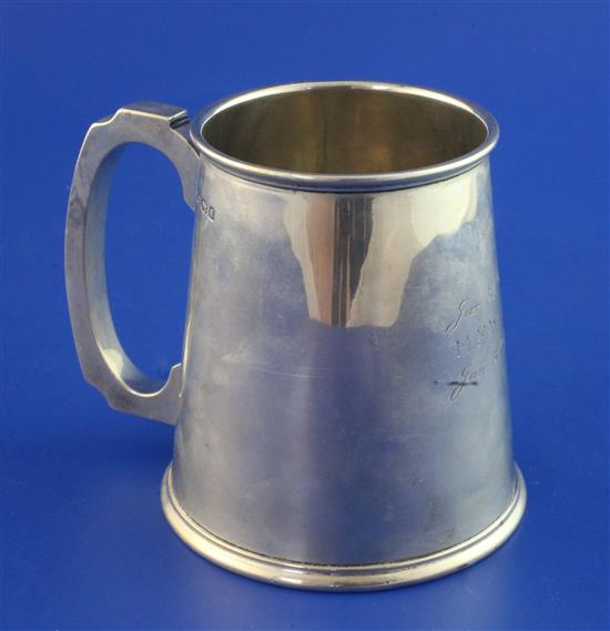 A George V silver mug, 10.5 oz.